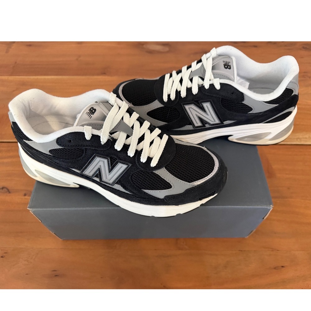 New Balance 2010 Shoes Black Grey Suede NEWMens Size 8.5